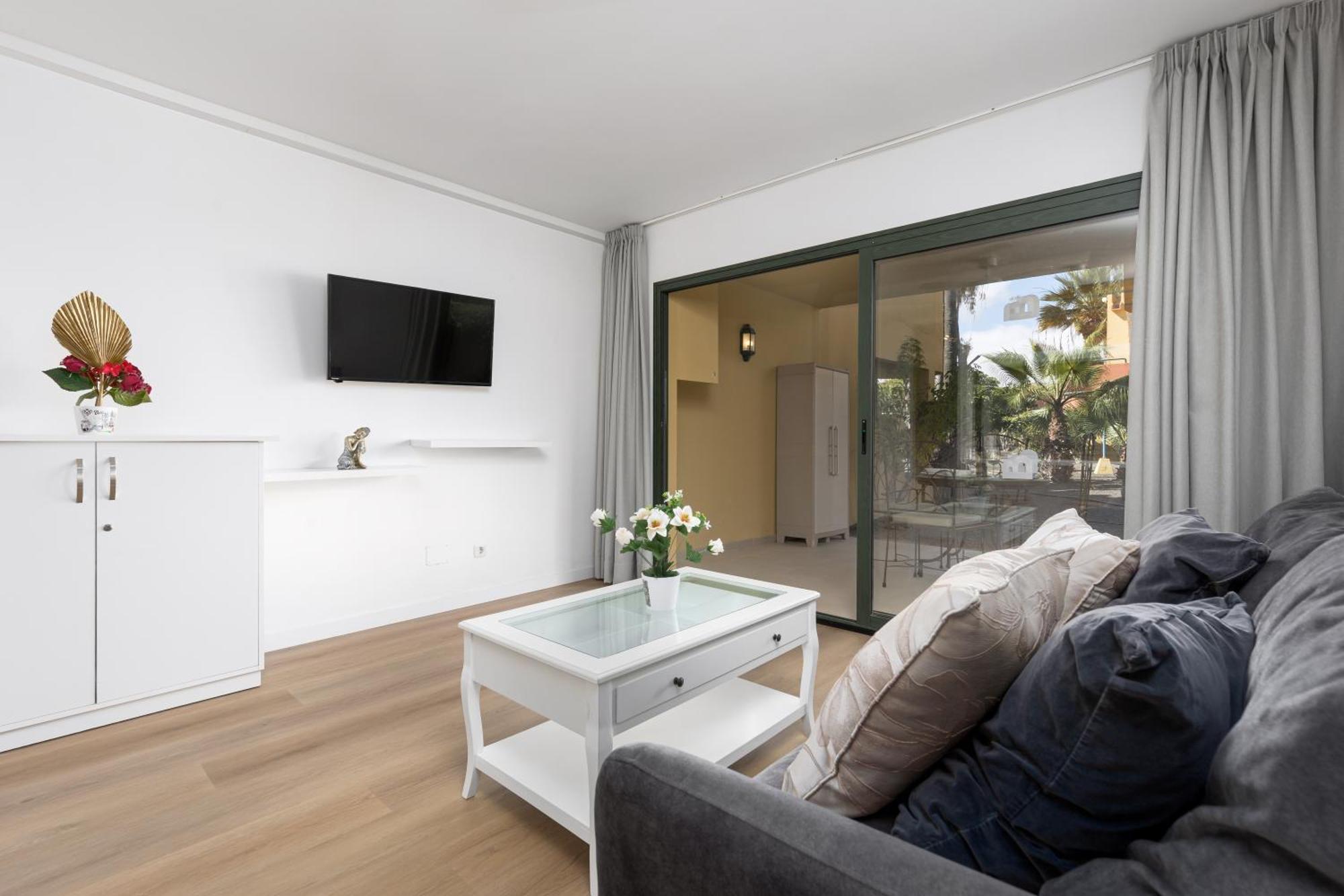 Home2Book Pool & Tennis Court Cozy Apt, Corralejo Exteriör bild